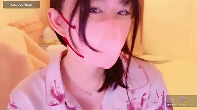 Snapshot of maii- chatting on 02/27/25, 12:56 maii- online show from 02/27/25, 12:56