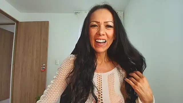 Snapshot of Kasandra_Mature_ chatting on 12/31/24, 12:57 Kasandra Mature online show from 12/31/24, 12:57