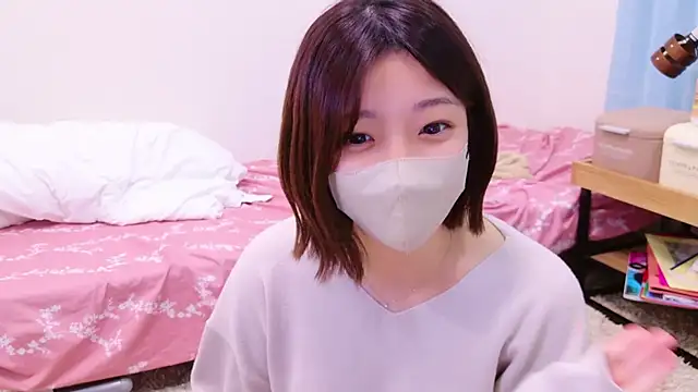 Snapshot of HaruruHappy chatting on 12/11/24, 02:22 HaruruHappy online show from 12/11/24, 02:22