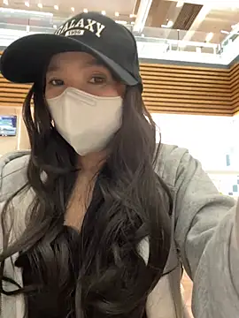 Snapshot of miyababytw chatting on 01/13/26, 10:42 miyababytw online show from 01/13/26, 10:42