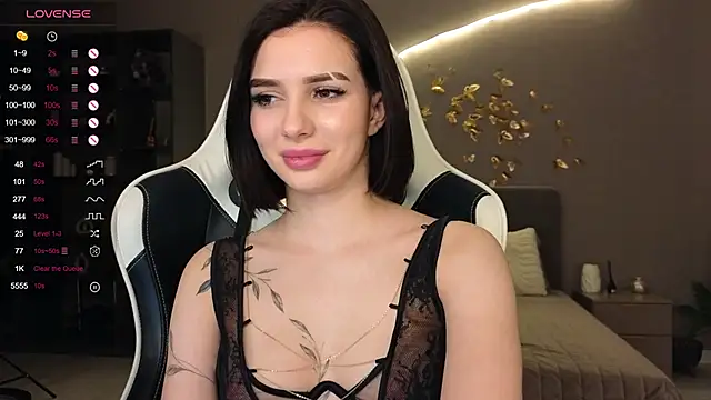 Snapshot of ammy_cummy chatting on 10/27/25, 02:37 ammy cummy online show from 10/27/25, 02:37