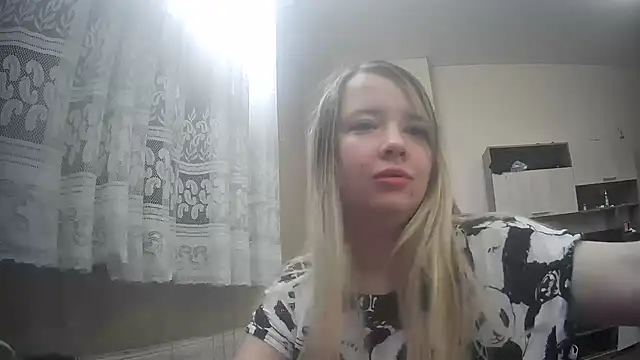 ViolaCandy online show from 10/27/25, 05:00