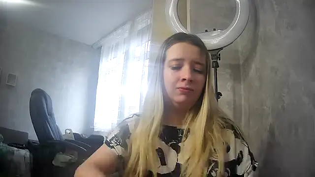 ViolaCandy online show from 10/30/25, 04:58