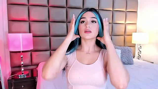 AnnyHizzle online show from 02/18/25, 09:20