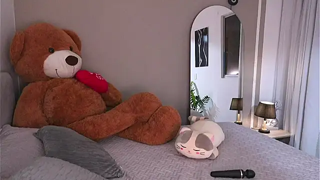 AnnyHizzle online show from 10/05/25, 03:38