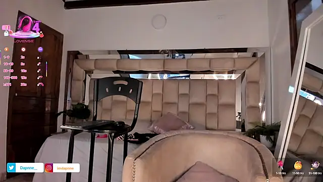 Dapnne  online show from 10/10/25, 12:48