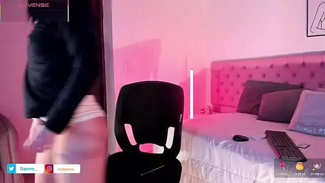 Dapnne  online show from 12/01/25, 04:39