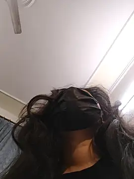 Snapshot of Sonam-378 chatting on 01/17/25, 05:51 Sonam-378 online show from 01/17/25, 05:51