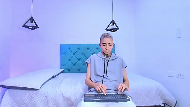 Tinny and Candy online show from 03/11/25, 01:12