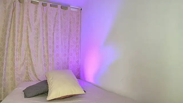 Tinny and Candy online show from 04/08/26, 01:00