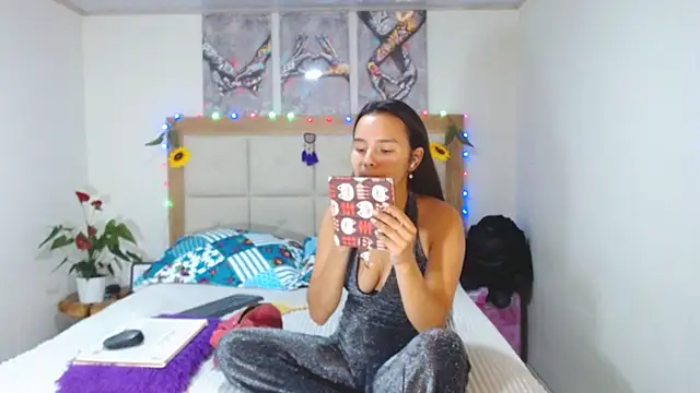 valentina hearts online show from 03/17/25, 12:19