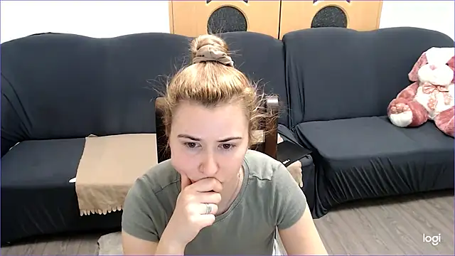 Snapshot of VioletaFlower7 chatting on 01/18/25, 09:56 VioletaFlower7 online show from 01/18/25, 09:56