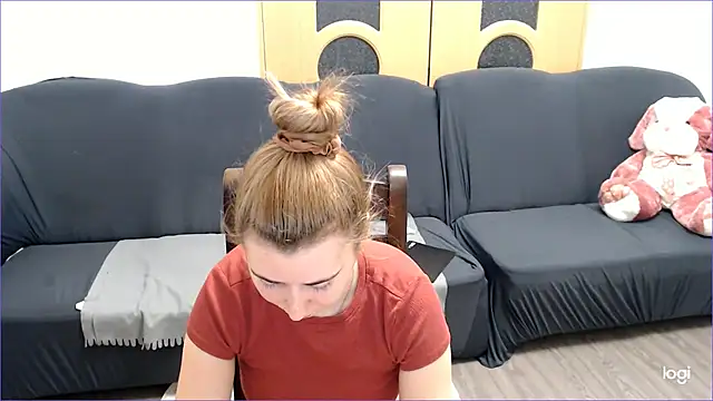 Snapshot of VioletaFlower7 chatting on 01/23/25, 10:54 VioletaFlower7 online show from 01/23/25, 10:54