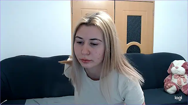 Snapshot of VioletaFlower7 chatting on 02/21/25, 06:37 VioletaFlower7 online show from 02/21/25, 06:37