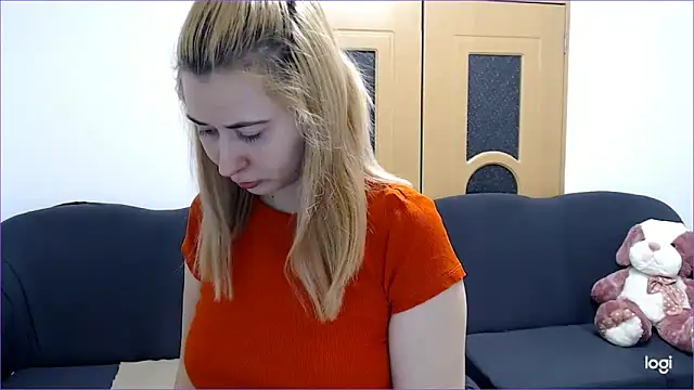 Snapshot of VioletaFlower7 chatting on 03/03/25, 09:22 VioletaFlower7 online show from 03/03/25, 09:22