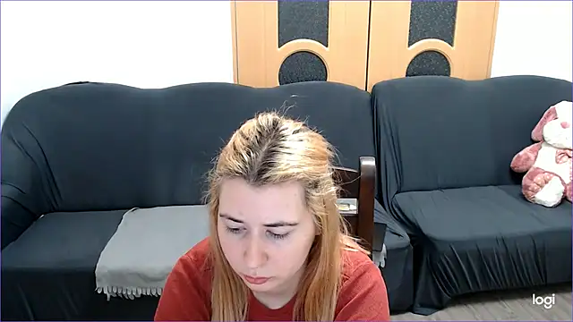 Snapshot of VioletaFlower7 chatting on 03/14/25, 08:53 VioletaFlower7 online show from 03/14/25, 08:53