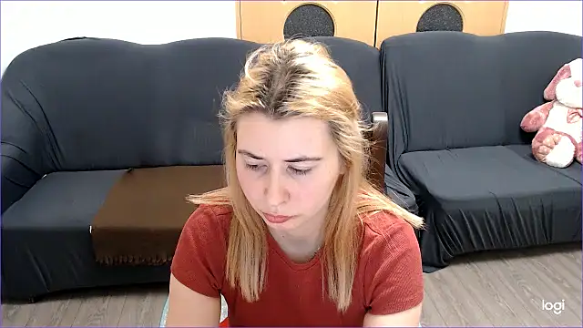 Snapshot of VioletaFlower7 chatting on 03/17/25, 04:43 VioletaFlower7 online show from 03/17/25, 04:43