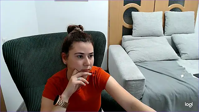 Snapshot of VioletaFlower7 chatting on 10/31/25, 09:21 VioletaFlower7 online show from 10/31/25, 09:21