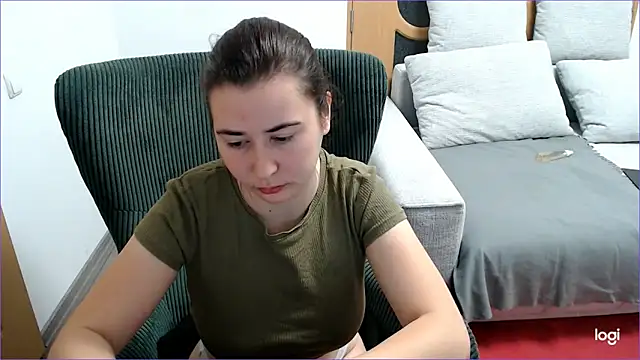 Snapshot of VioletaFlower7 chatting on 11/03/25, 09:54 VioletaFlower7 online show from 11/03/25, 09:54