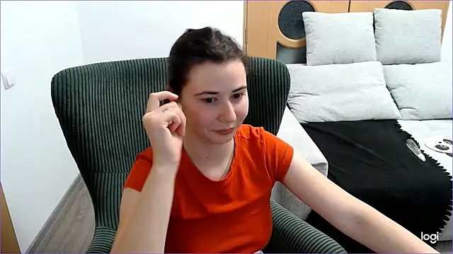 Snapshot of VioletaFlower7 chatting on 12/03/25, 09:57 VioletaFlower7 online show from 12/03/25, 09:57