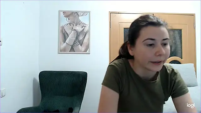 Snapshot of VioletaFlower7 chatting on 12/04/25, 10:13 VioletaFlower7 online show from 12/04/25, 10:13