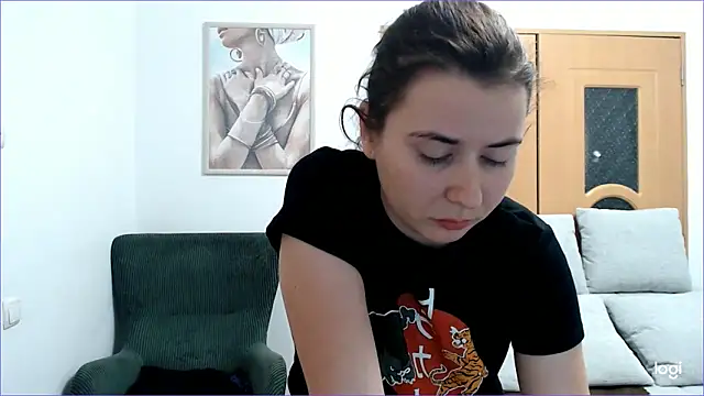 Snapshot of VioletaFlower7 chatting on 12/13/25, 08:04 VioletaFlower7 online show from 12/13/25, 08:04