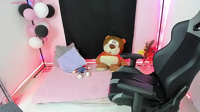 zoesullivan online show from 12/07/24, 09:39