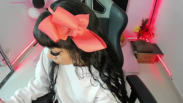 zoesullivan online show from 12/20/24, 09:43