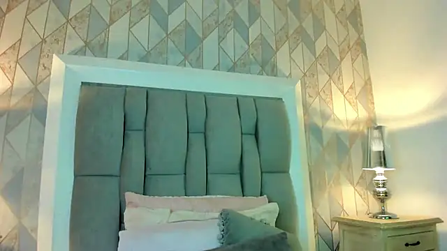 Ginger Violetta  online show from 12/23/24, 07:41