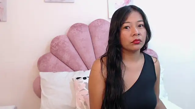 MilaaAdams online show from 07/06/26, 11:18