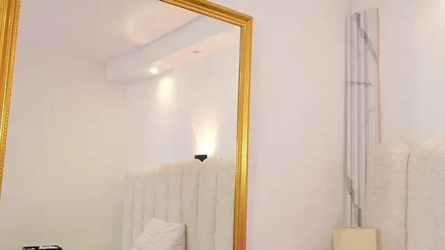 Snapshot of Juliabadlee chatting on 11/03/25, 07:15 Juliabadlee online show from 11/03/25, 07:15