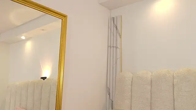 Snapshot of Juliabadlee chatting on 11/06/25, 07:48 Juliabadlee online show from 11/06/25, 07:48