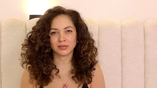 Snapshot of Juliabadlee chatting on 11/09/25, 07:45 Juliabadlee online show from 11/09/25, 07:45