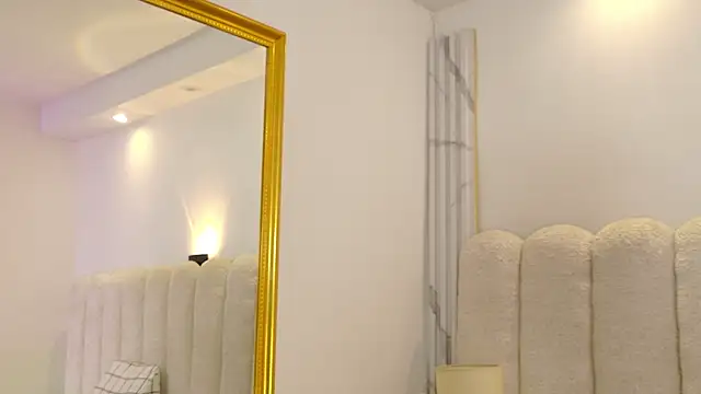 Snapshot of Juliabadlee chatting on 11/29/25, 08:23 Juliabadlee online show from 11/29/25, 08:23