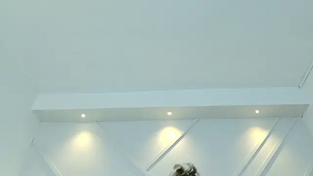 Juliabadlee online show from 05/19/26, 12:38