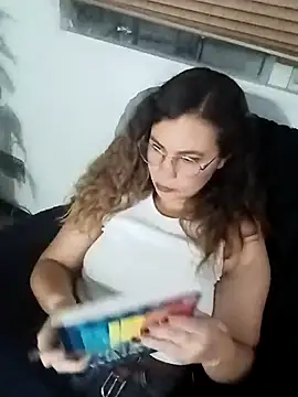 gigi stephans online show from 04/08/26, 02:55