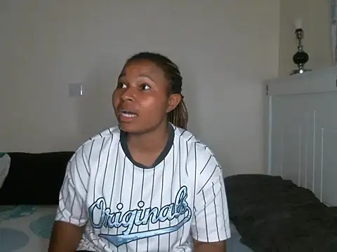 R-thequeen online show from 02/01/25, 08:05