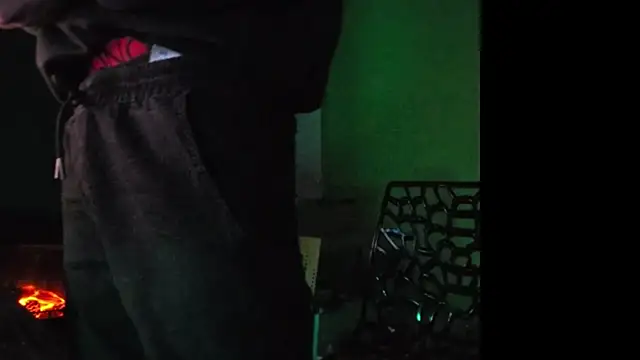 Snapshot of savage_daddyy chatting on 01/03/25, 03:49 savage daddyy online show from 01/03/25, 03:49