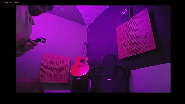 Snapshot of savage_daddyy chatting on 01/17/25, 08:13 savage daddyy online show from 01/17/25, 08:13