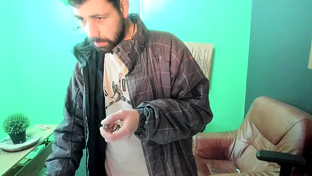 Snapshot of savage_daddyy chatting on 02/04/25, 03:04 savage daddyy online show from 02/04/25, 03:04