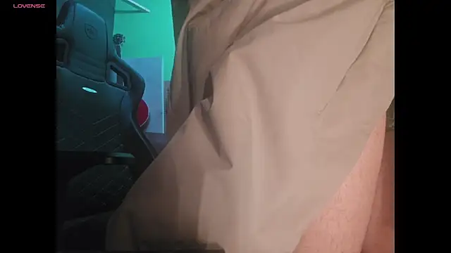 Snapshot of savage_daddyy chatting on 02/27/25, 12:10 savage daddyy online show from 02/27/25, 12:10