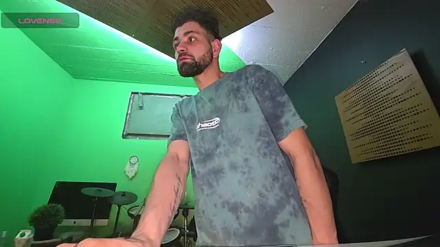 Snapshot of savage_daddyy chatting on 02/27/25, 07:12 savage daddyy online show from 02/27/25, 07:12