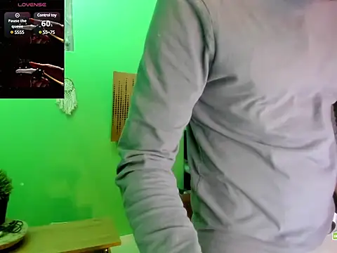 Snapshot of savage_daddyy chatting on 03/17/25, 06:42 savage daddyy online show from 03/17/25, 06:42