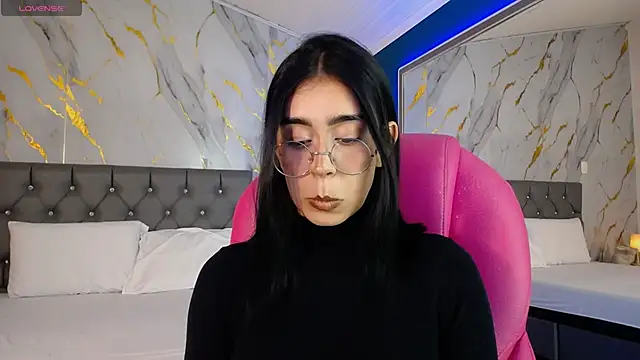 Julieta De Los Angeles online show from 02/04/25, 03:54