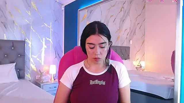 Julieta De Los Angeles online show from 03/11/25, 10:40