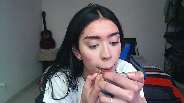 Julieta De Los Angeles online show from 10/14/25, 04:41