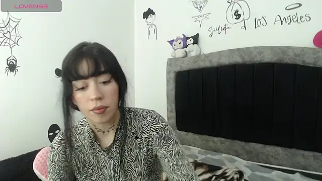 Julieta De Los Angeles online show from 03/02/26, 08:59