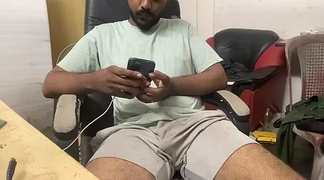 Snapshot of Hottest_Tamil chatting on 03/01/25, 06:21 Hottest Tamil online show from 03/01/25, 06:21