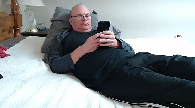 Snapshot of JaySloan chatting on 03/09/25, 04:33 JaySloan online show from 03/09/25, 04:33