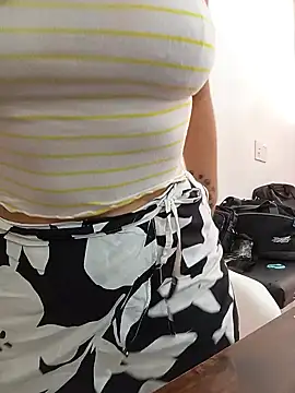 XGabrielaXX online show from 12/17/25, 08:26